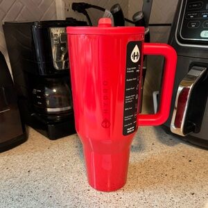 BNWT HydroJug 40oz Red Shine